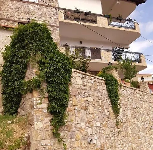 Villa Maria Aβδέλλα *